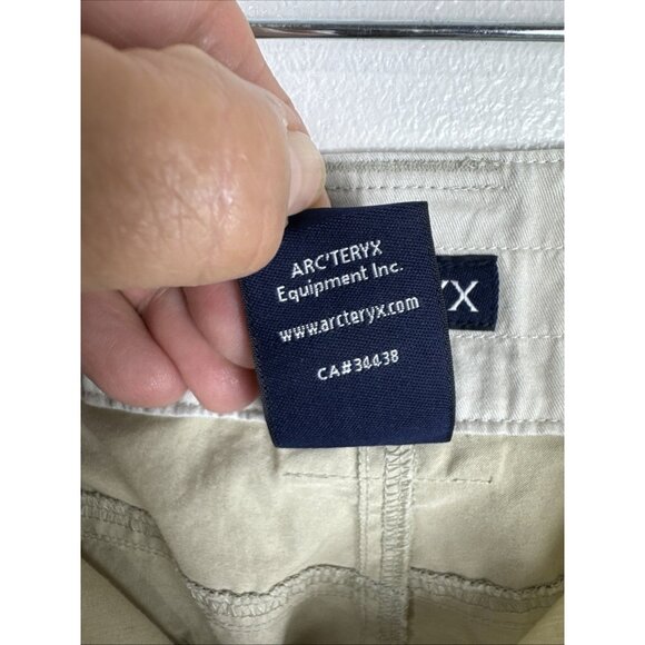 Arc’teryx Women's 8 Cargo Hiking Pants Light Tan  EUC Adjustable Length - Picture 10 of 15